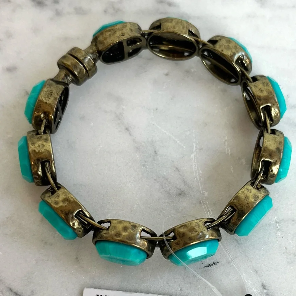 Chico’s Lindy Turquoise Colored Magnetic Clasp Bracelet